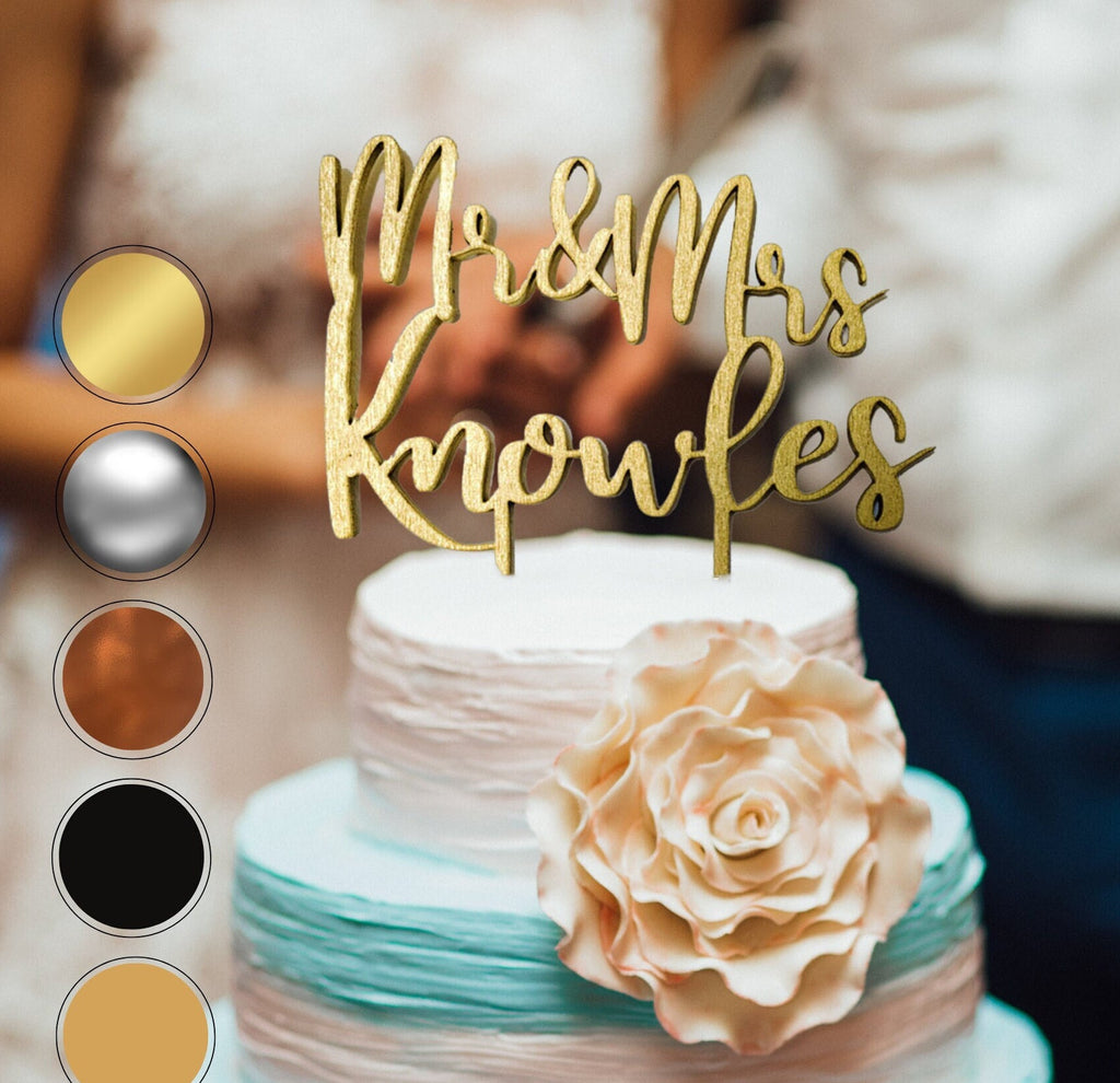 Detail des personalisierten Nachnamens auf dem Cake Topper