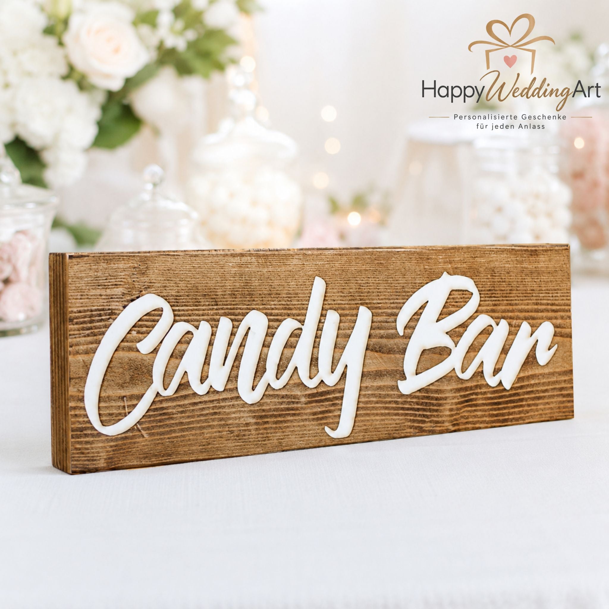 Braunes Candy-Bar-Holzschild mit erhabenen weißen Buchstaben