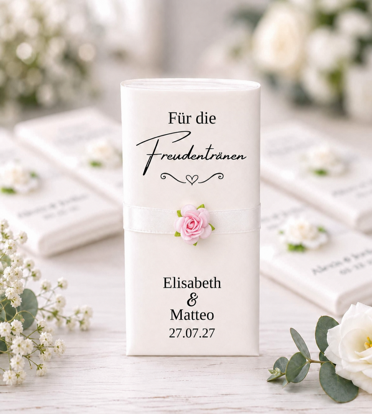 Diese personalisierten Freudentränen-Taschentücher sind ein liebevolles Detail für eure Hochzeit.
